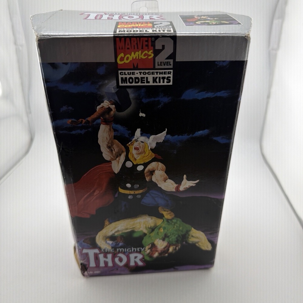1998 Toy Biz Marvel Comics The Mighty Thor Model Kit